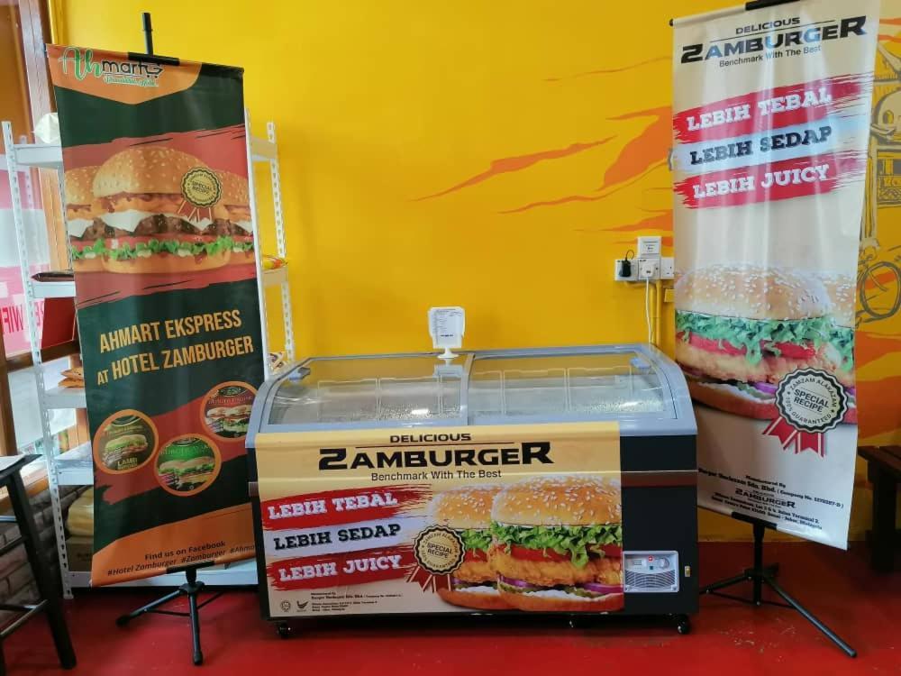 Hotel Zamburger Heritage Melaka Esterno foto